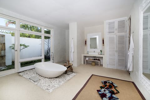 Prestige Beach Villa | Bathroom | Separate tub and shower, free toiletries, hair dryer, bathrobes