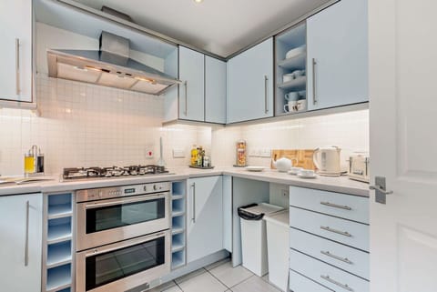 5 Stone Cottage Kitchen - StayCotswold