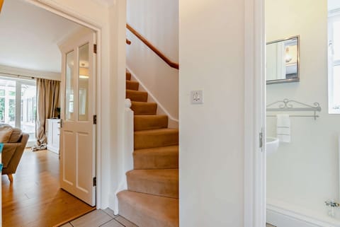 5 Stone Cottage Stairway - StayCotswold