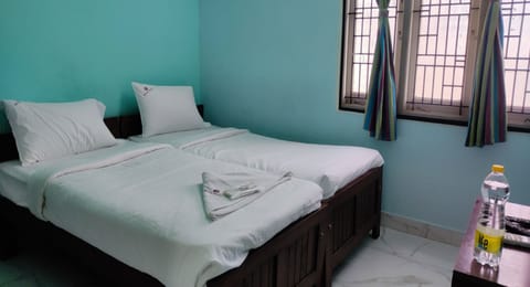 Economy Double Room | Free WiFi, bed sheets