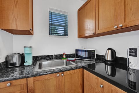 Panoramic Studio | Private kitchen | Microwave, toaster, griddle, cookware/dishes/utensils