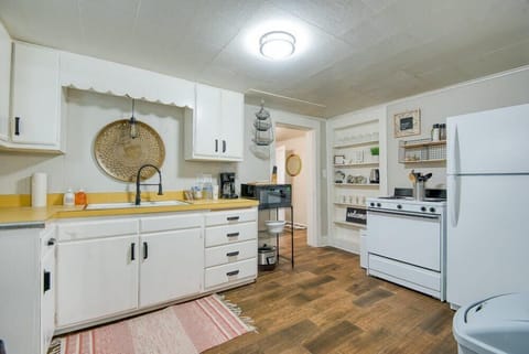 #StayinMyDistrict #BookDirect