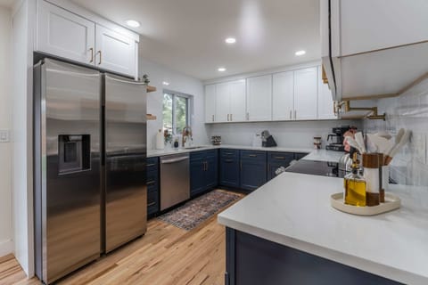 The fully updated kitchen is also fully stocked!