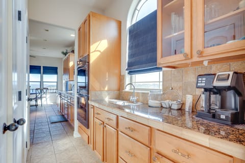 House (6 Bedrooms) | Private kitchen | Microwave, oven, stovetop, dishwasher