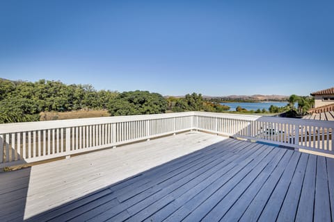 House (5 Bedrooms) | Interior