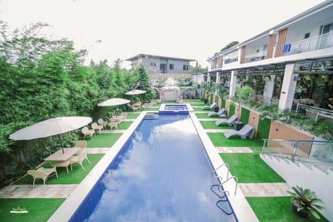 Outdoor pool, pool umbrellas