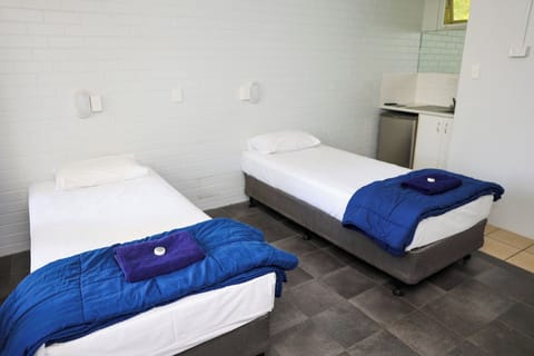 Twin Room | In-room safe, iron/ironing board, free WiFi, bed sheets