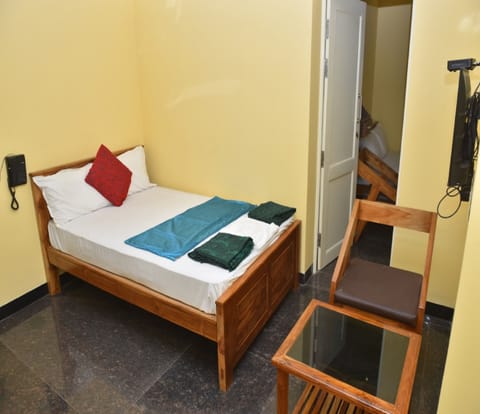 Double Room | Egyptian cotton sheets, premium bedding, desk, free WiFi