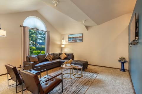 Spacious Living room with TV
