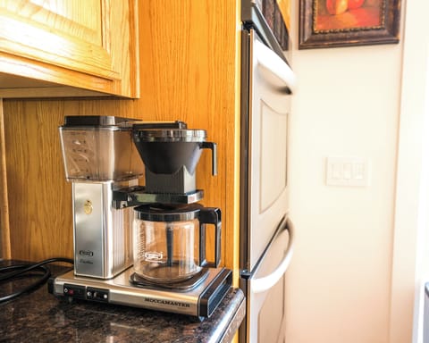 The Technivorm MoccaMaster KBGV Select produces a perfect pot of coffee.