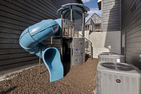 Rocky Resort - Garden Level: Private, Fenced Playground