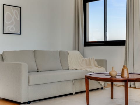 Apartment, 1 Bedroom, Balcony, City View | Living area