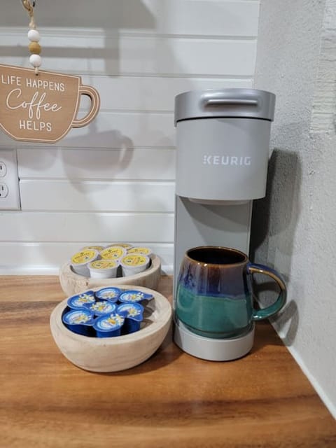 Keurig coffee pods and creamer are provided