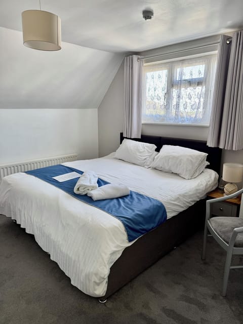 Basic Double Room | Premium bedding, in-room safe, iron/ironing board, bed sheets