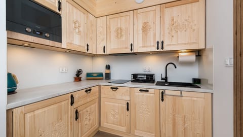 Apartment (410) | Private kitchenette | Fridge, stovetop, dishwasher, electric kettle