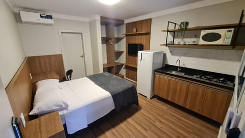 Superior Studio | Minibar, desk, iron/ironing board, free WiFi