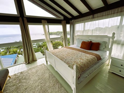 Honeymoon Suite, Ocean View | Free WiFi, bed sheets