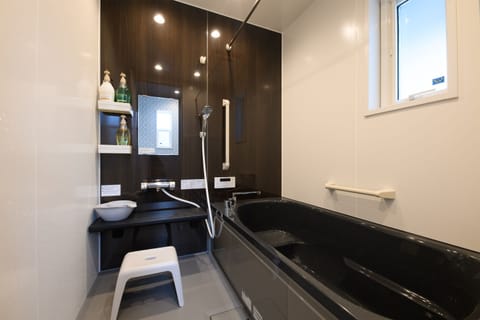 Comfort Villa | Bathroom | Separate tub and shower, hair dryer, slippers, bidet