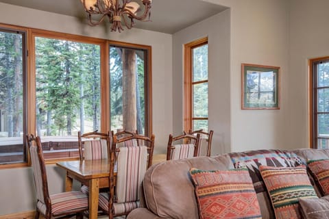 House, 4 Bedrooms | View from property