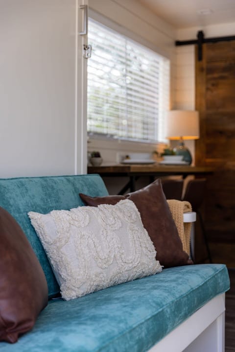 House | 1 bedroom, iron/ironing board, Internet