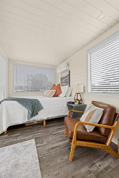 House | 1 bedroom, iron/ironing board, Internet