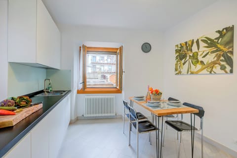 Family Apartment, 1 Bedroom, Mountainside (Casa dei Nonni) | Dining room