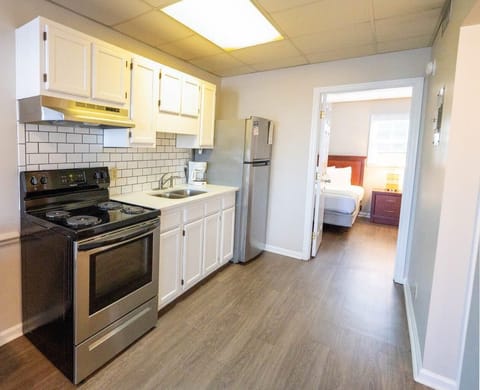 Sunset View Suite Double | Private kitchen | Microwave