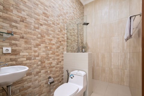 Deluxe Double Room | Bathroom