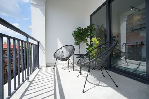 Traditional Apartment | Balcony