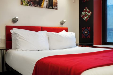 Private Queen Room Ensuite | Free WiFi, bed sheets