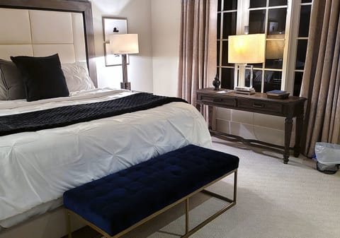 Luxury Suite, 2 Bedrooms, Pool Access | Premium bedding, down comforters, pillowtop beds, individually decorated