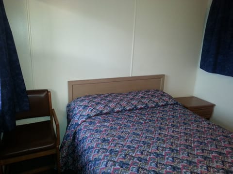 Standard Room (One Full Size Bed) | Free WiFi