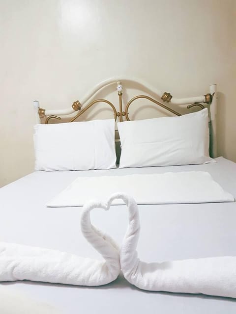 Double Room | Free WiFi, bed sheets