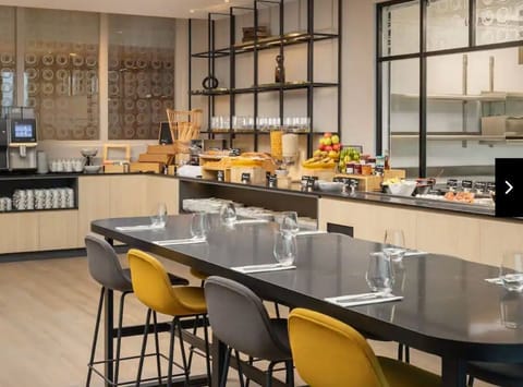 Daily buffet breakfast (EUR 25 per person)