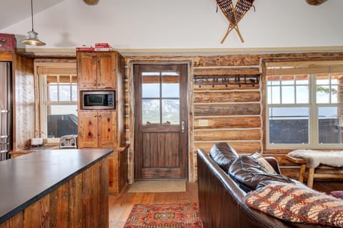 Cabin, 2 Bedrooms | Private kitchen | Fridge, microwave, oven, dishwasher