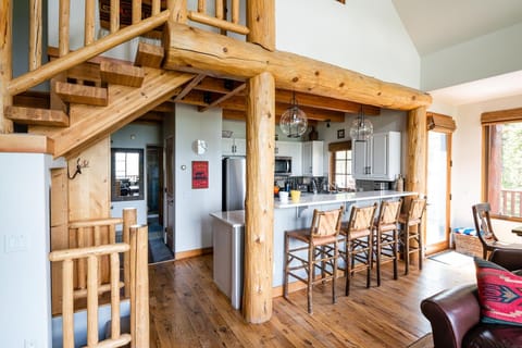 House, 4 Bedrooms | Private kitchen | Coffee/tea maker