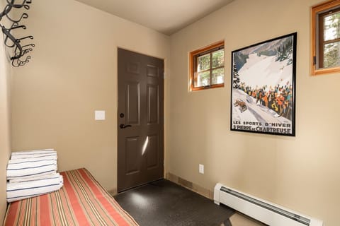 House, 4 Bedrooms | Interior