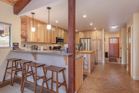 Nicely appointed kitchen