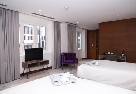 Family Suite | Premium bedding, in-room safe, desk, laptop workspace