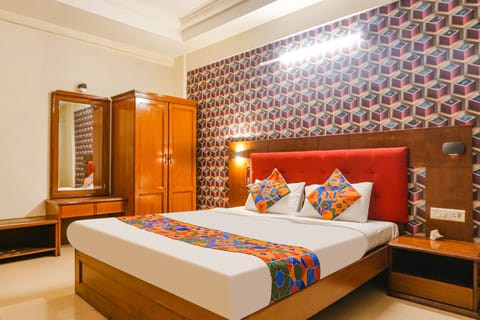 Family Room | Egyptian cotton sheets, premium bedding, in-room safe, free WiFi