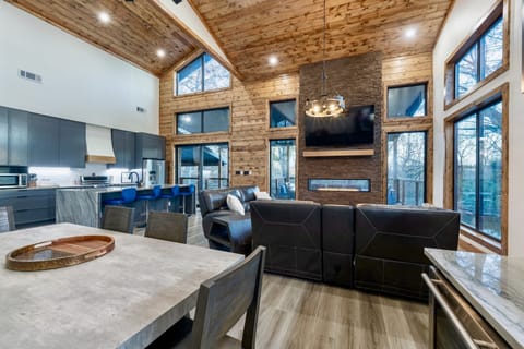 Wide open, spacious and comfortable!