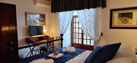 Room | Desk, laptop workspace, free WiFi, bed sheets