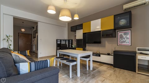 Apartment (2 Bedrooms) | Living room | Flat-screen TV