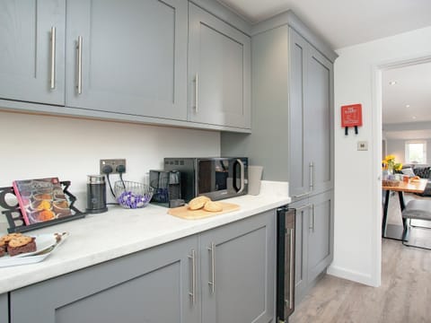 Kitchen | 6 Camelside, Wadebridge