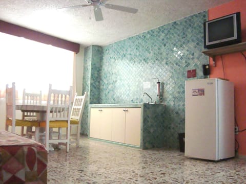 Suite, Kitchenette (Air Conditioning) | Private kitchenette | Full-size fridge, stovetop, cookware/dishes/utensils