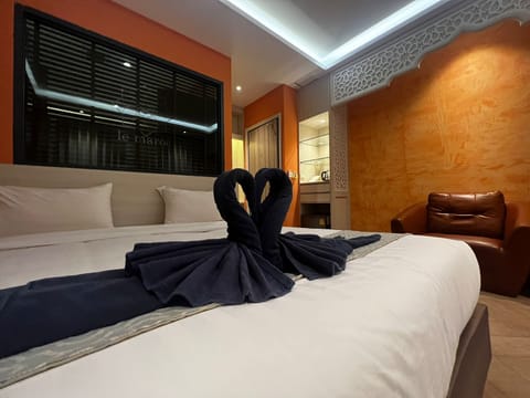 Premium Double Room | Premium bedding, individually decorated, individually furnished, desk