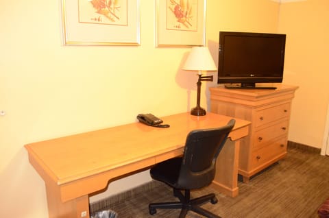 Desk, iron/ironing board, bed sheets, wheelchair access