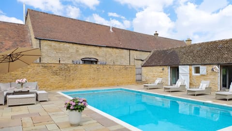 Courtyard Swimming Pool, Foxholme Manor, Bolthole Retreats