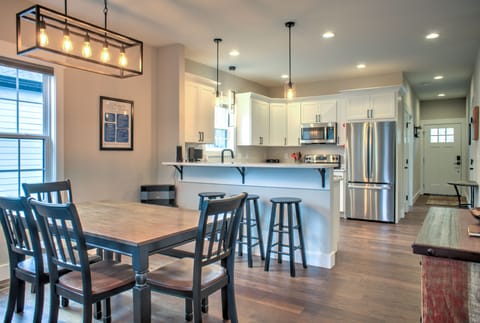 Dining Table seats 6