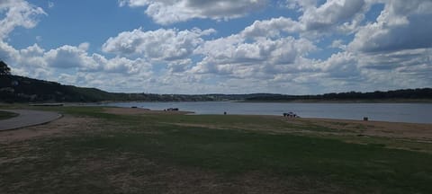 Large private park right on Lake Travis
